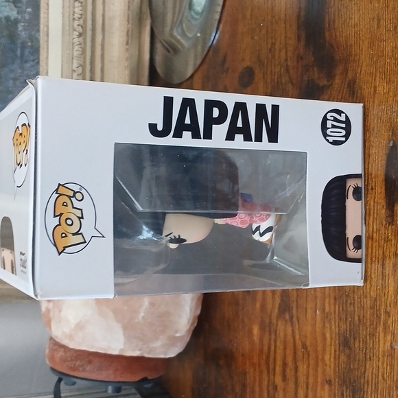 Funko Pop! It's a Small World Japan Vinyl Figure - Picture 4 of 7